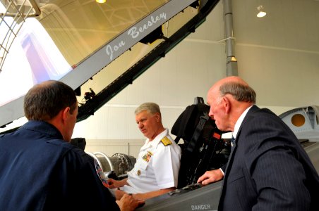 US Navy 090728-N-8273J-153 Chief of Naval Operations (CNO) Adm. Gary Roughead speaks with Jeff