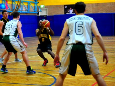 USS Blue Ridge Sailors participate in inter-navy sports while visiting Sydney 150708-N-KG618-203