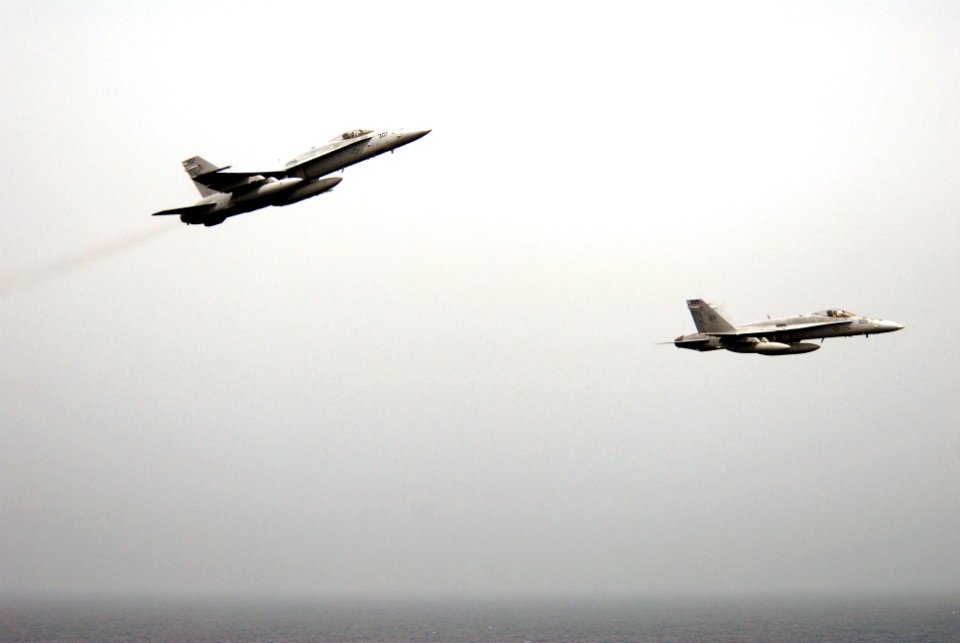 US Navy 090802-N-9132C-156 Cmdr. Erik