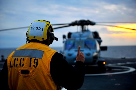 USS Blue Ridge operations 150328-N-NT747-050