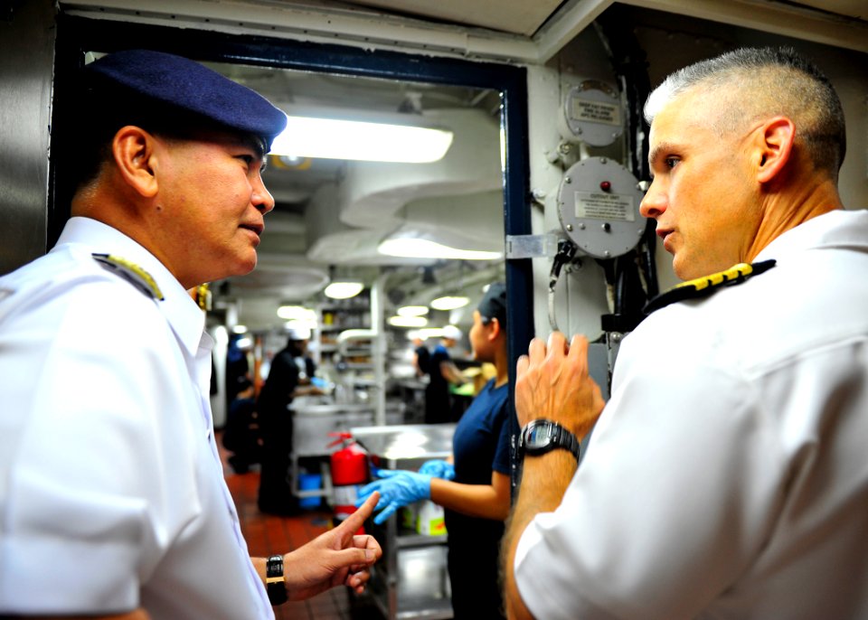 USS Blue Ridge operations 150506-N-NM917-070