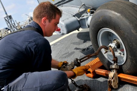 USS Blue Ridge operations 150428-N-ZZ999-124