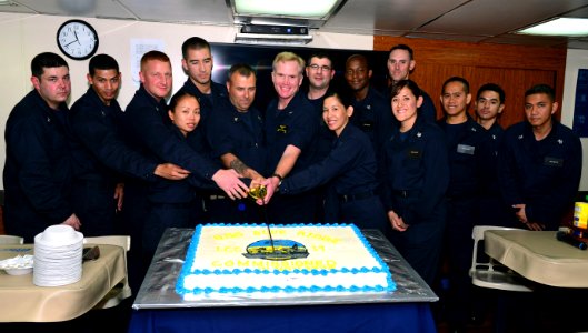 USS Blue Ridge operations 140815-N-KL617-637