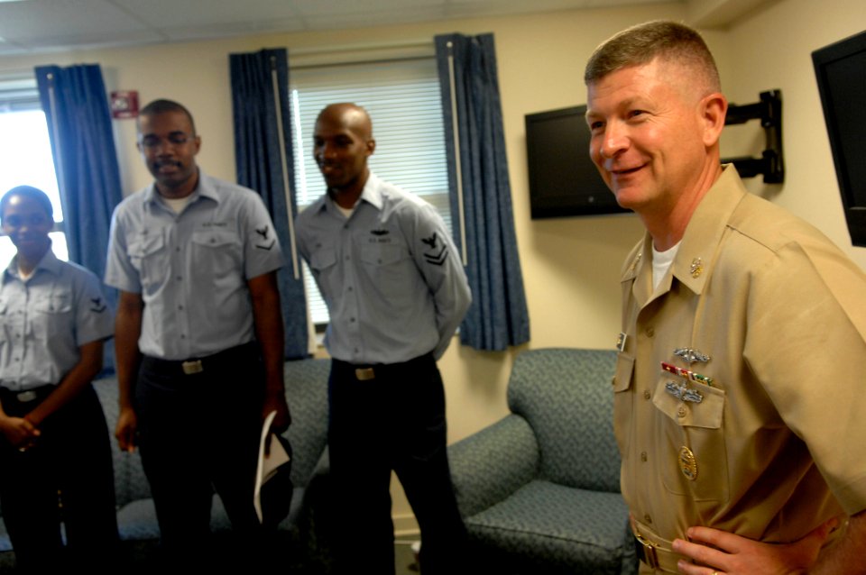 US Navy 090817-N-9818V-035 Master Chief Petty Officer of the Navy (MCPON) Rick West speaks with Sailors at the Navy Bachelor Housing complex at Andrews Air Force Base