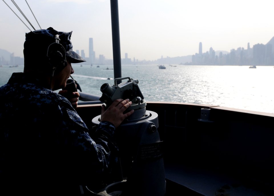 USS Blue Ridge departs Hong Kong 130305-N-YF014-005