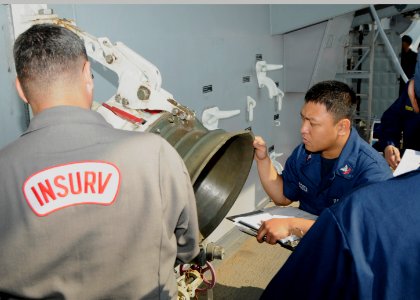 USS Blue Ridge operations 130505-N-PQ607-018