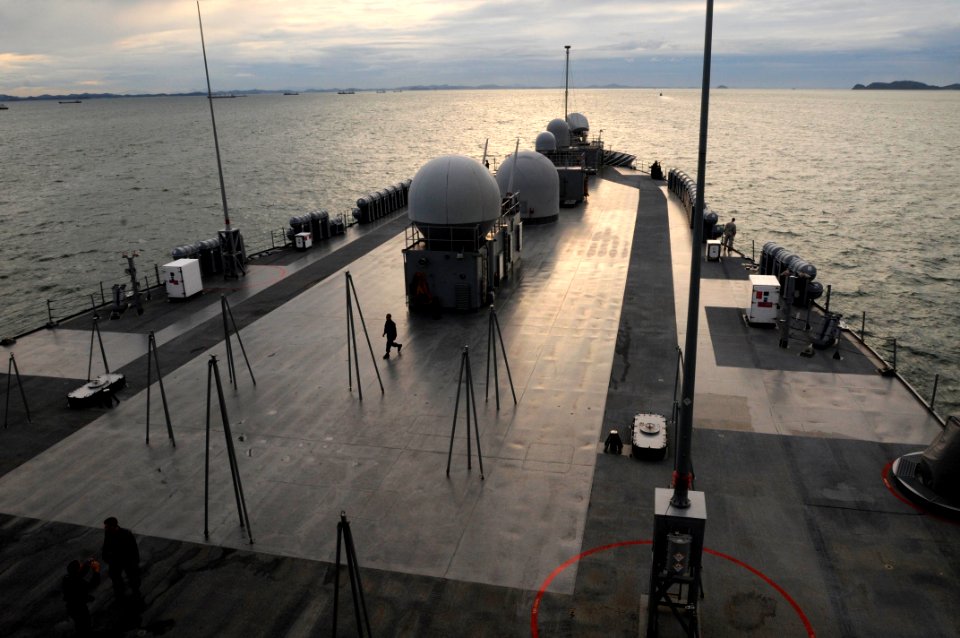 USS Blue Ridge arrives in Pyongtaek, Republic of Korea. (7872073140)