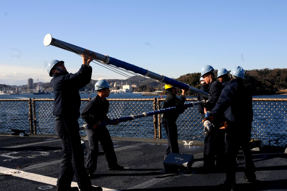 USS Blue Ridge action 150302-N-NM917-076
