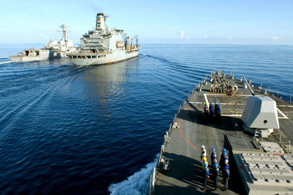 US Navy 090823-N-9123L-018 The guided-missile destroyer USS McCampbell (DDG 85) approaches the Military Sealift Command fleet replenishment oiler USNS Pecos (T-AO-197)
