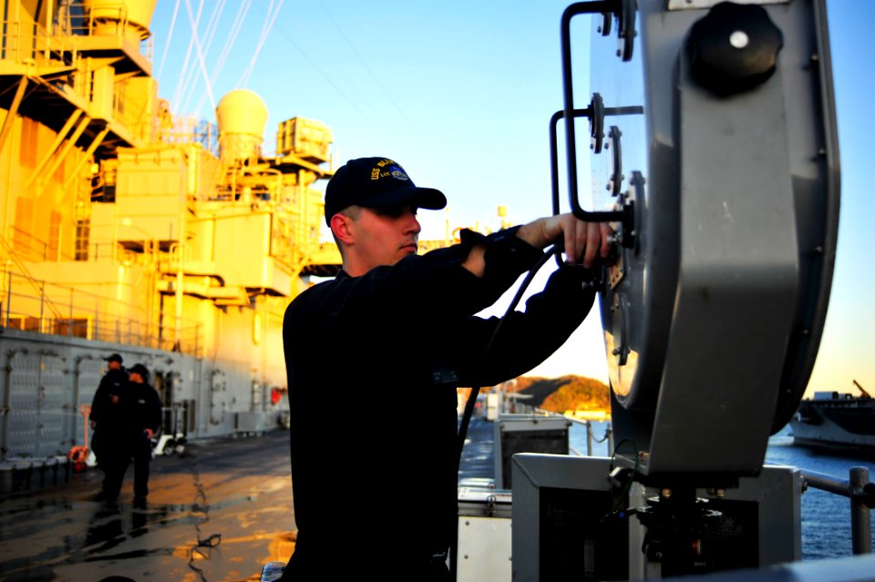 USS Blue Ridge action 150302-N-NM917-121