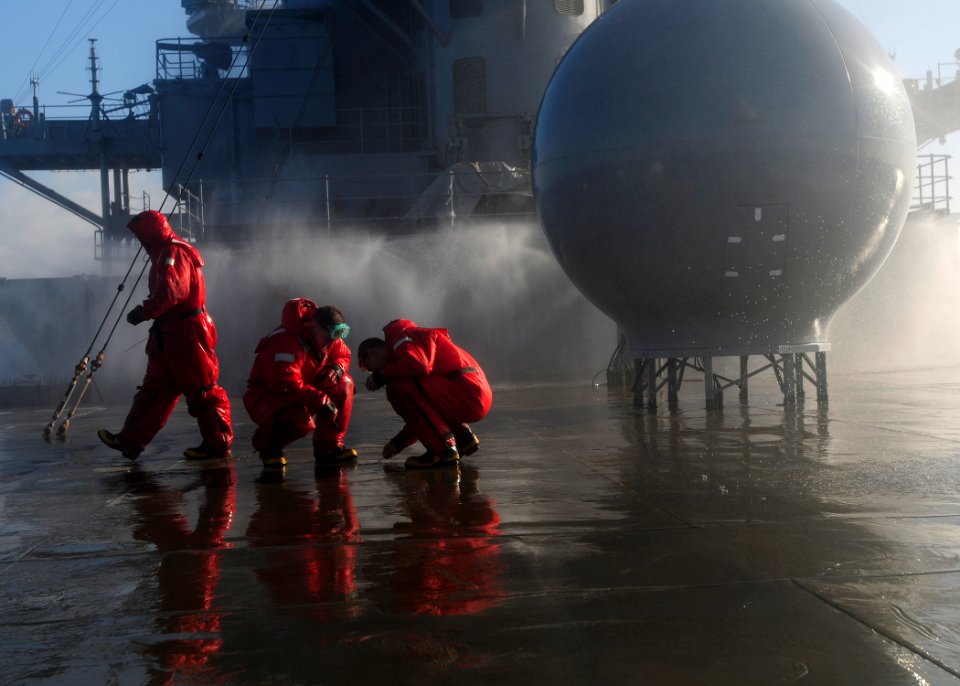 USS Blue Ridge action 150302-N-NM917-354