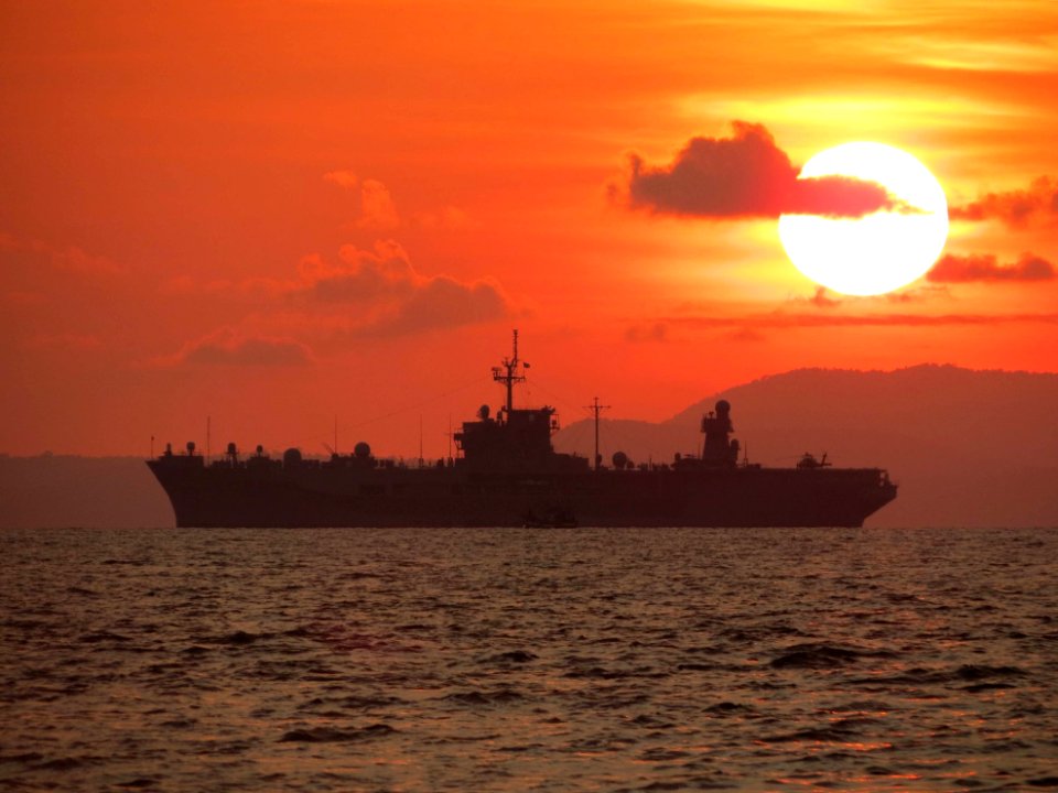 USS Blue Ridge 120501-N-ZZ999-002