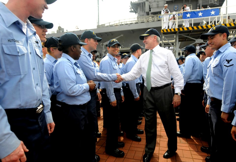 US Navy 090829-N-7280V-369 Secretary of the Navy (SECNAV) the Honorable Ray Mabus greets Sailors during an all-hands call following a tour of the amphibious command ship USS Blue Ridge (LCC 19)