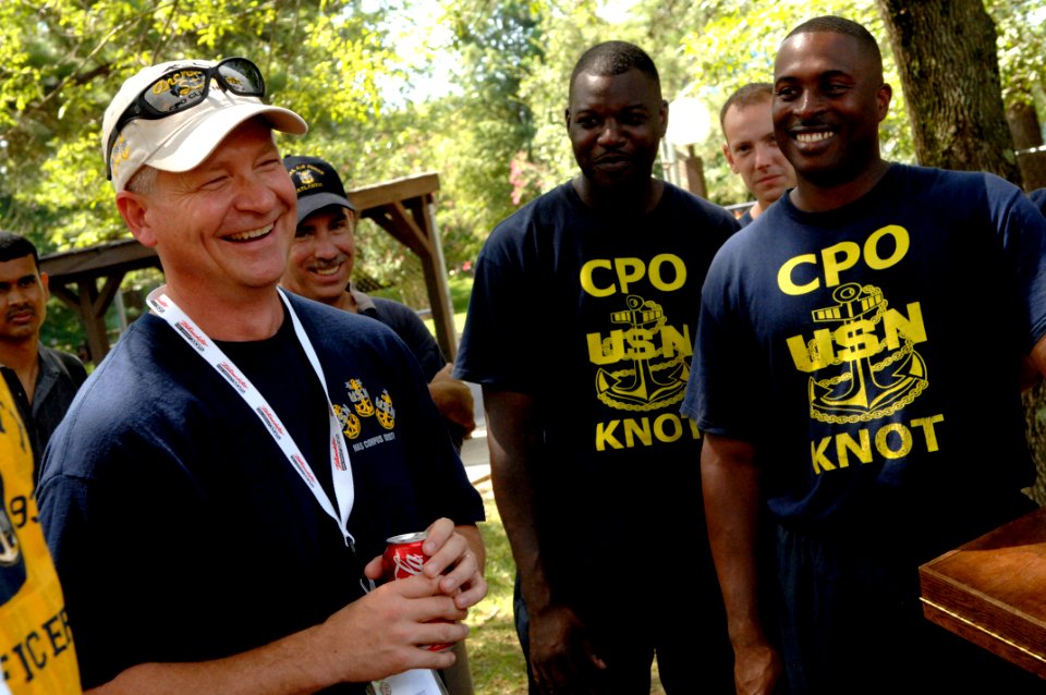 US Navy 090829-N-9818V-384 Master Chief Petty Officer of the Navy (MCPON) Rick West addresses chief petty officer selects during Chief Petty Officer (CPO) Day at Kings Dominion