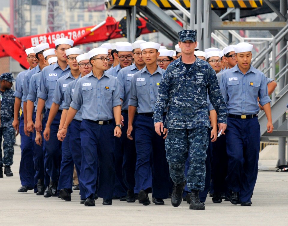 USS Blue Ridge 110819-N-XG305-210