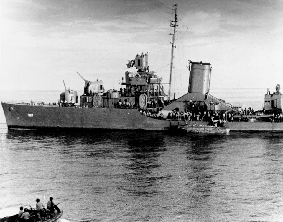 USS Blue (DD-387) transferring survivors off Guadalcanal on 9 August 1942