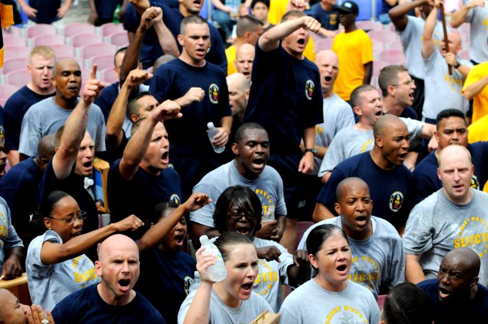 US Navy 090829-N-9818V-124 Chief petty officer (CPO) selects show their pride and spirit during CPO Day at Kings Dominion