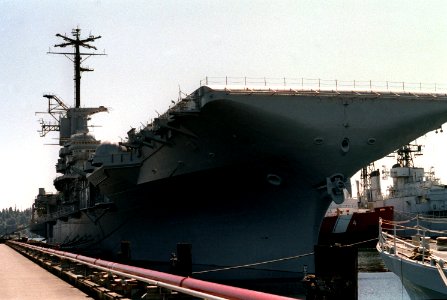 USS Bennington (CVS-20) laid up at Bremerton 1990 photo