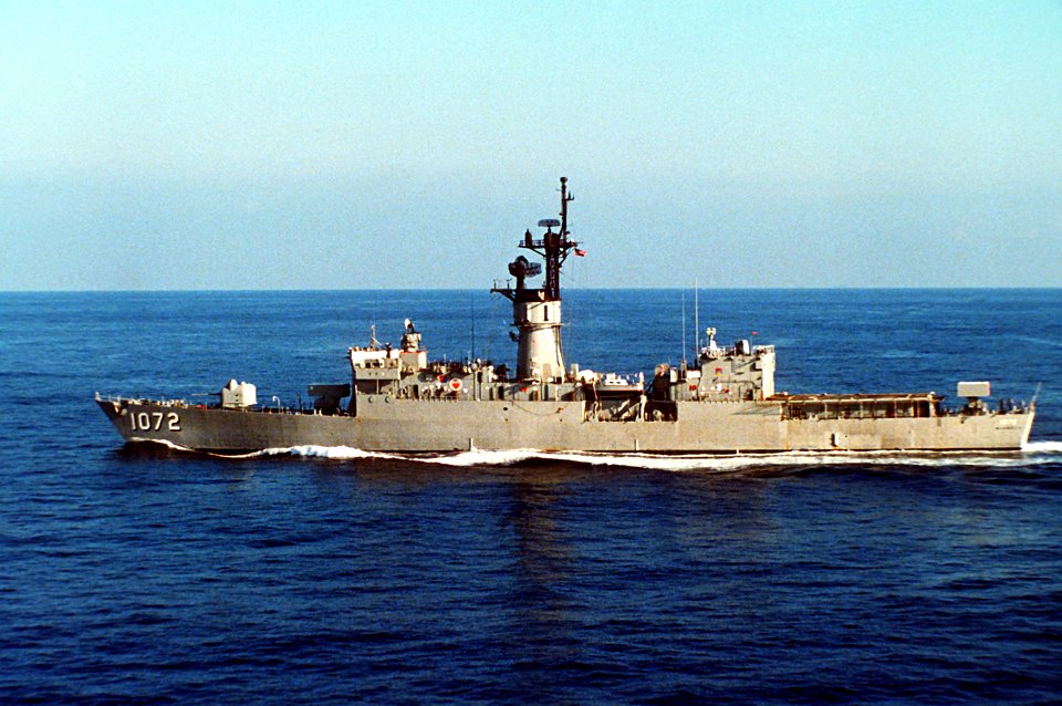 USS Blakely (FF-1072) at sea in 1991