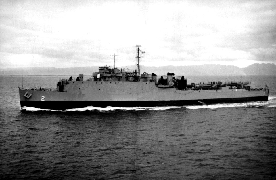 USS Belle Grove (LSD-2) underway in 1965