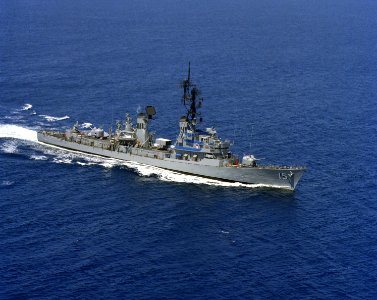 USS Berkeley (DDG-15) underway in the Pacific Ocean on 2 August 1984 (6391205)