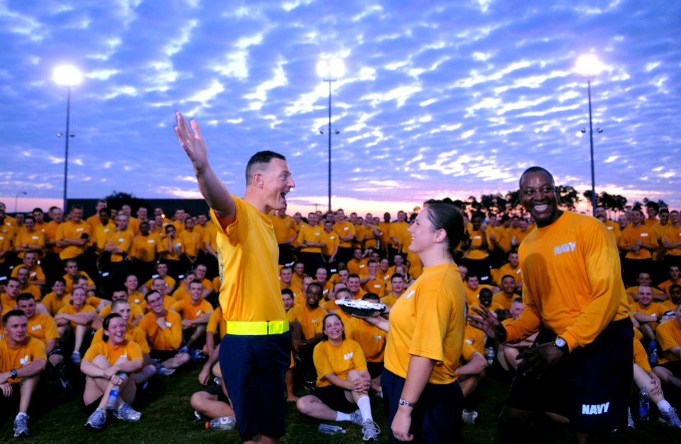 US Navy 090909-N-5328N-095 Cmdr. Evan Hipsley, executive officer of the Center for Information Dominance Corry Station, signals he is ready to