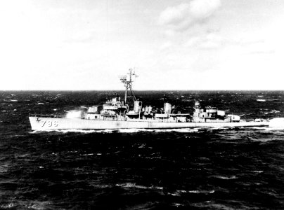 USS Benham (DD-796) underway at sea, circa in 1959 (NH 103756)