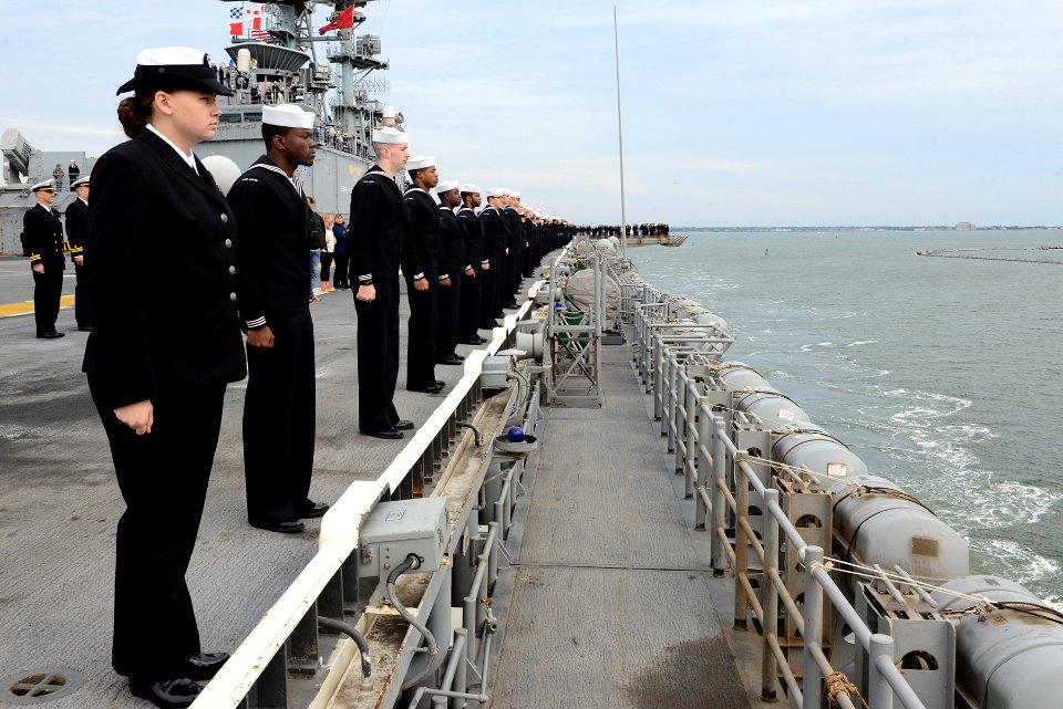 USS Bataan returns from deployment 141031-N-YC845-003
