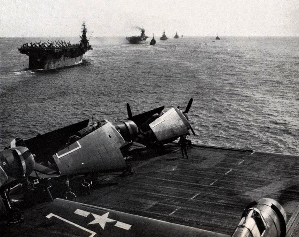 USS Belleau Wood (CVL-24) underway with other ships, in 1945