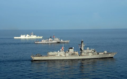 US Navy 090914-N-2821G-417 Ships from Combined Task Force (CTF) Pacific transits in formation during the multinational exercise Fuerzas Alaidas (FA) PANAMAX 2009