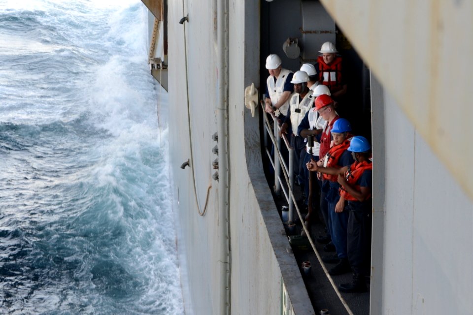 USS Bataan RAS personnel-transfer basket 140911-N-YC845-001