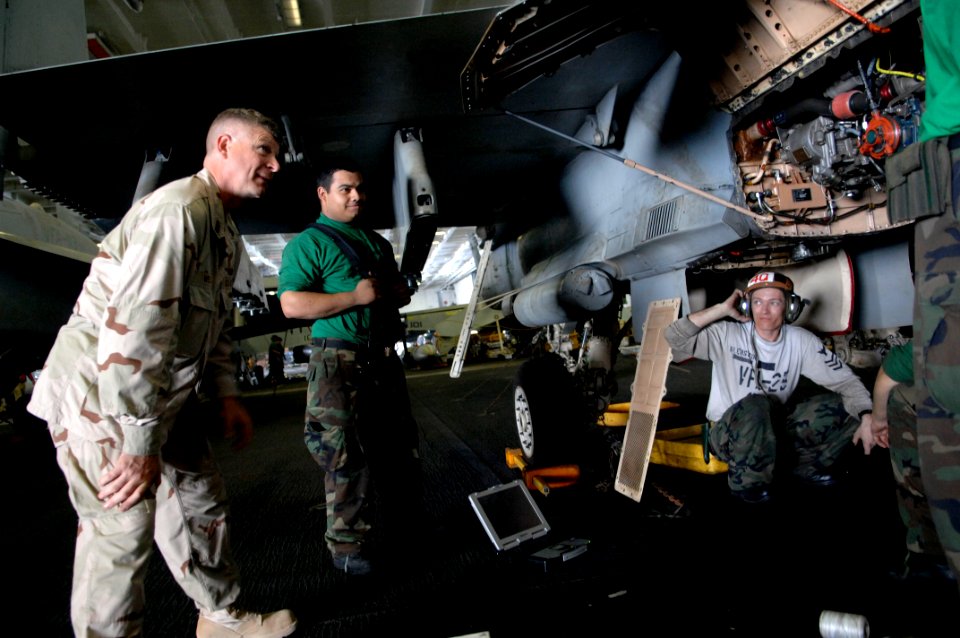 US Navy 090912-N-9818V-156 Master Chief Petty Officer of the Navy (MCPON) Rick West speaks with Sailors aboard the aircraft carrier USS Ronald Reagan (CVN 76) during his stay on the ship