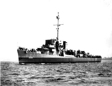 USS Bates (DE-68) underway, circa in 1943