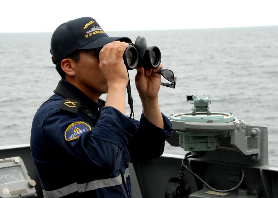 US Navy 090915-N-2821G-021 A Chilean sailor aboard the Chilean navy frigate CNS Cochrane (FF 05) stands lookout watch during the multinational training exercise Fuerzas Aliadas PANAMAX 2009