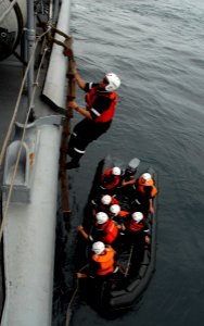 US Navy 090916-N-2821G-162 A Peruvian navy boarding team boards the Peruvian navy frigate BAP Quinones (FM 58) during the multinational training exercise Fuerzas Aliadas PANAMAX 2009
