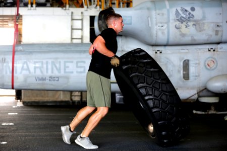 USS Bataan (LHD 5) 140914-M-WJ569-029 (15254317382)