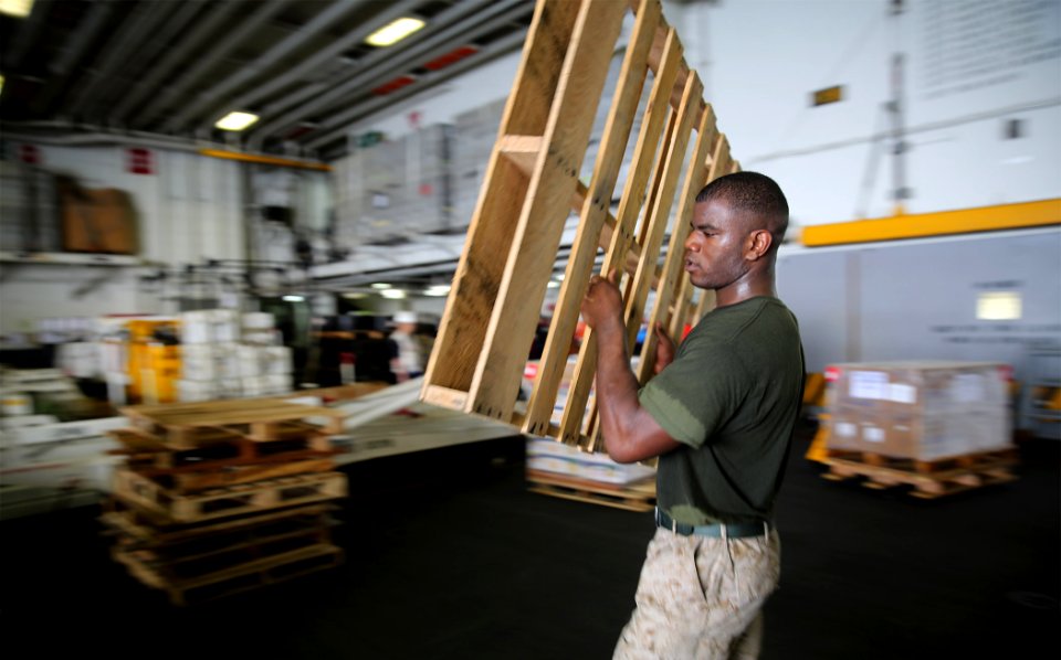 USS Bataan (LHD 5) 140819-M-WB921-071 (14785181218)