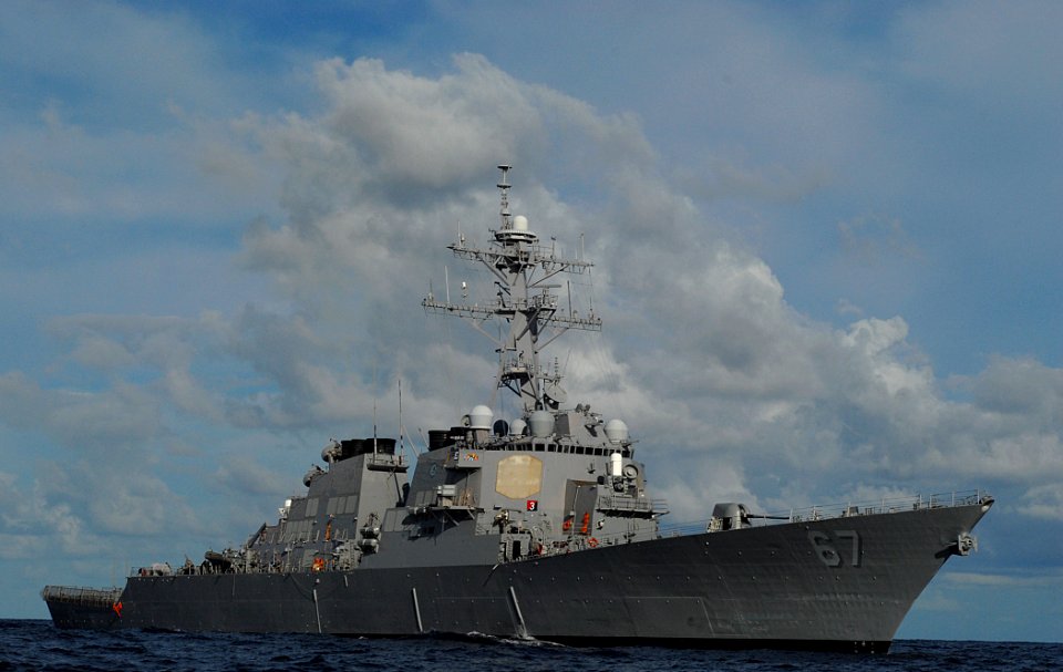 US Navy 090924-N-1688B-038 The guided missile destroyer USS Cole (DDG 67) transits the Atlantic Ocean while participating in Exercise Joint Warrior 09-2