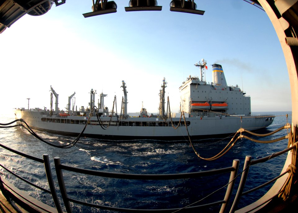 US Navy 090925-N-5148B-002 The amphibious assault ship USS Bonhomme Richard (LHD 6) takes on fuel during a replenishment at sea with the Military Sealift Command fleet replenishment oiler USNS Guadalupe (T-AO 200)