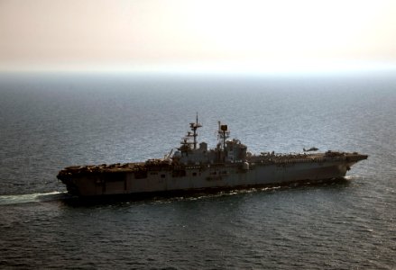 USS Bataan (LHD 5) 140710-N-NI474-043 (14509711120)