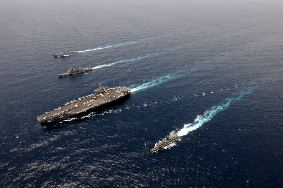 US Navy 090927-N-1635S-309 he aircraft carrier USS Ronald Reagan (CVN 76), articipate in an exercise with the Royal Thai Navy frigate HTMS Bangpakong (456)