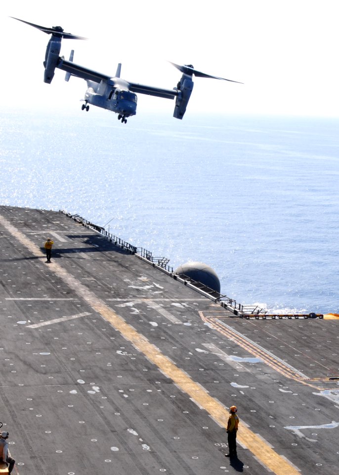 US Navy 091002-N-3165S-281 An MV-22B Osprey assigned to Marine Medium Tiltrotor Squadron (VMM) 263 (Reinforced), 22nd Marine Expeditionary Unit (22nd MEU), takes off from the flight deck of the multi-purpose amphibious assault