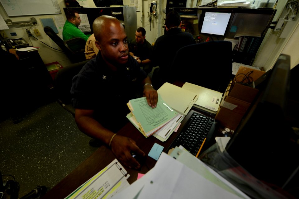 USS Bataan (LHD 5) 140516-N-MW280-004 (14024410678)