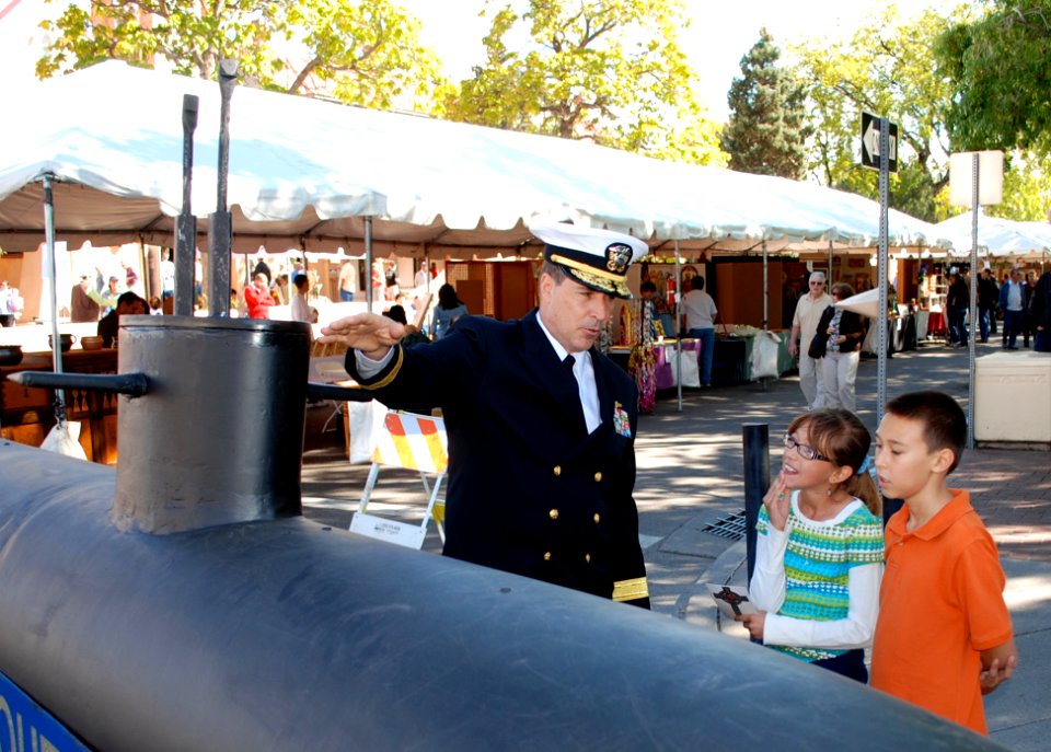 US Navy 091004-N-8750E-081 Albuquerque, N.M. Navy Week