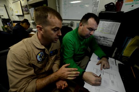 USS Bataan (LHD 5) 140516-N-MW280-061 (14231236213)