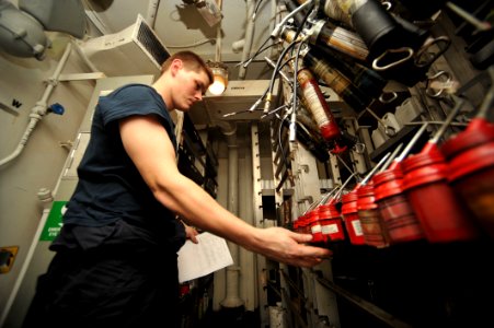 USS Bataan (LHD 5) 140509-N-IK431-021 (13970946928)