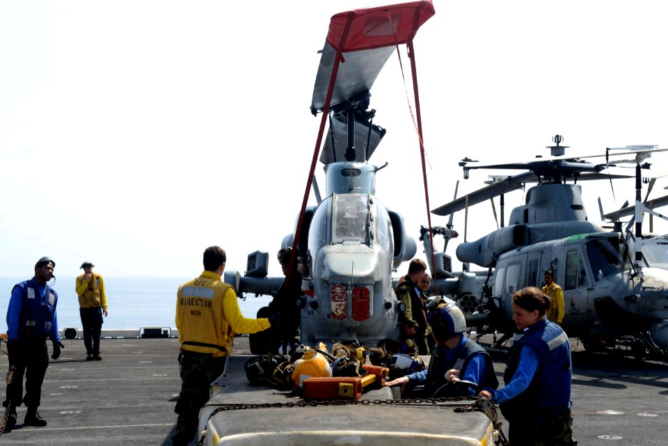 USS Bataan (LHD 5) 140514-N-JX484-033 (14010839678)