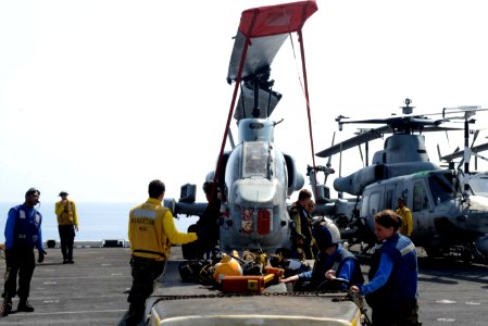 USS Bataan (LHD 5) 140514-N-JX484-033 (14010839678)