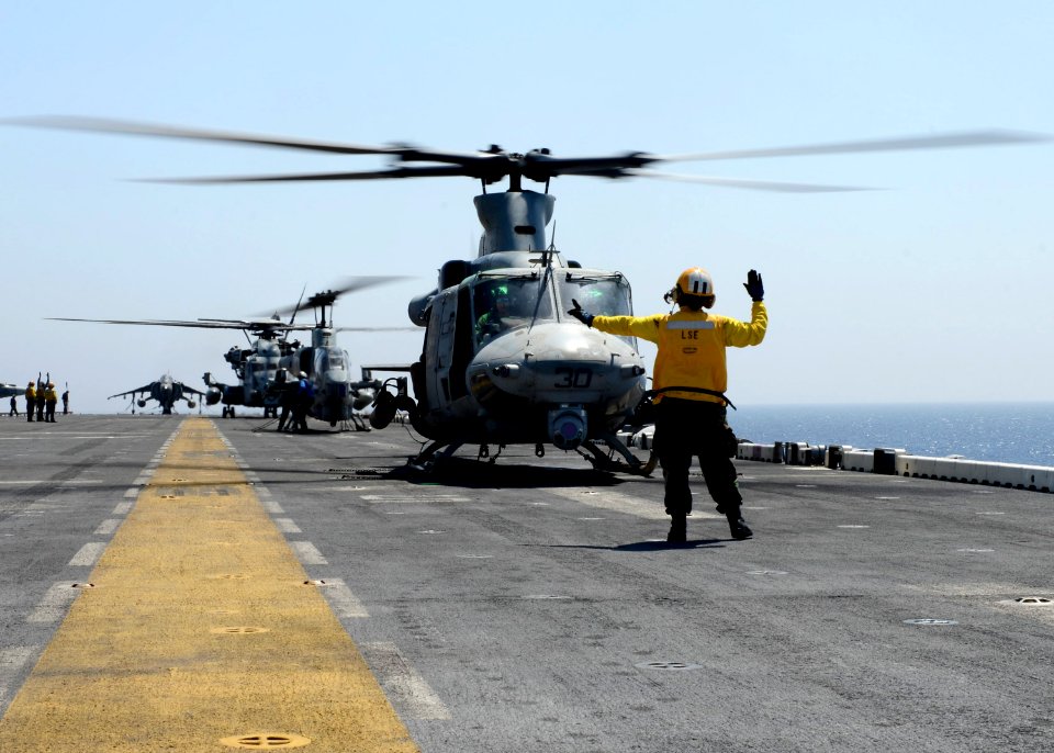 USS Bataan (LHD 5) 140509-N-JX484-112 (14177640543)