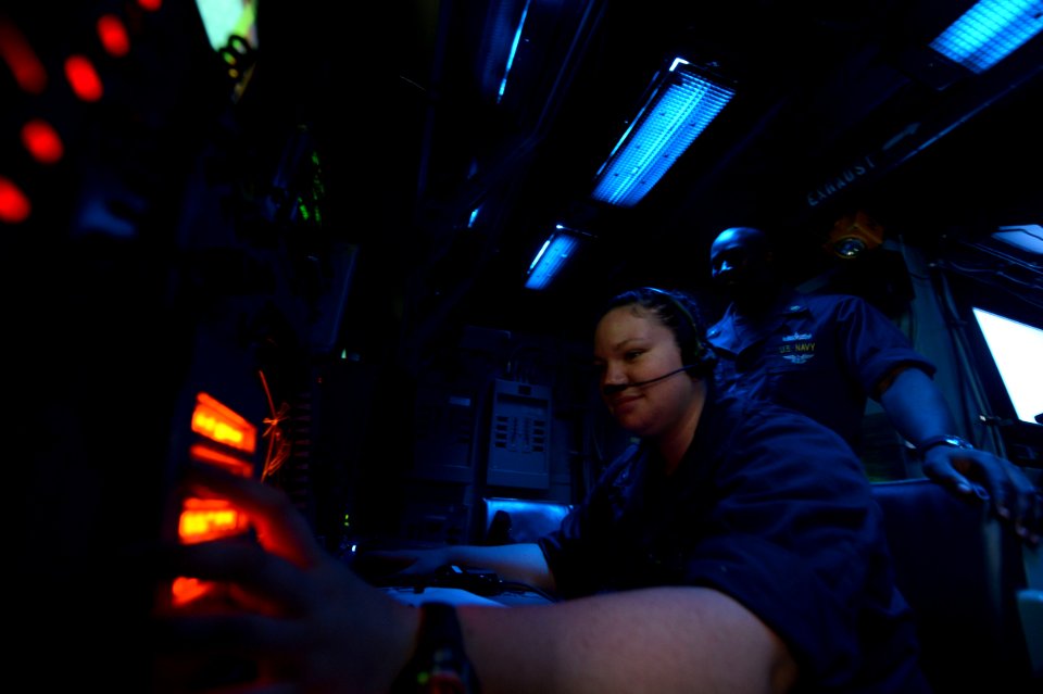 USS Bataan (LHD 5) 140515-N-MW280-048 (14194957282)